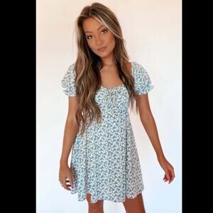 Hope’s Babydoll Floral Milkmaid Dress Medium